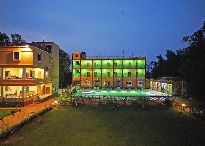 Resort Neel Nirjan