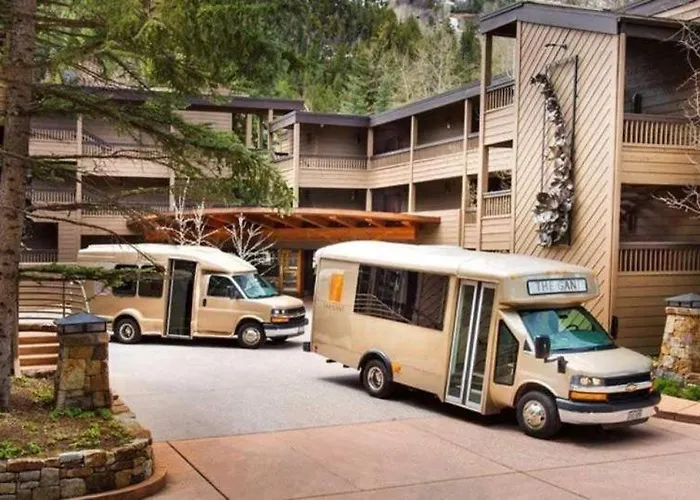 Aspen Downtown Luxury: 3-Bedroom with Pool, Hot Tubs & Game Room