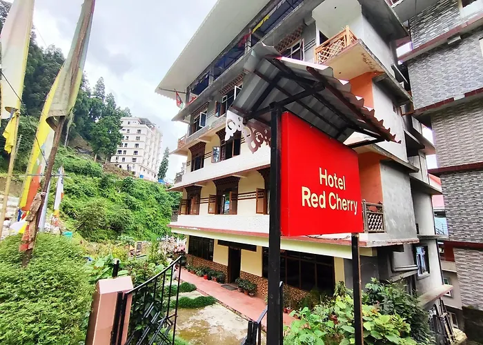 Hotel Red Cherry Pelling
