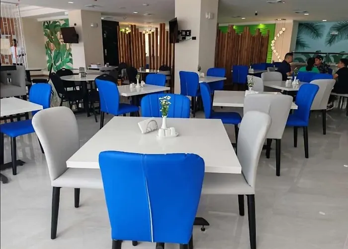 Hotel Puerto Limón CR
