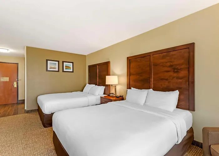 Comfort Inn & Suites Grinnell Near I-80
