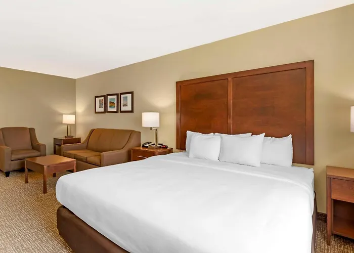 Comfort Inn & Suites Grinnell Near I-80