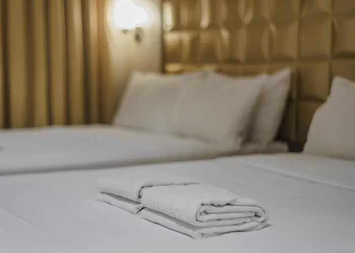 Robertson Hotel