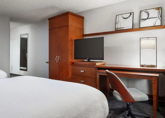 Courtyard By Marriott Anchorage Airport