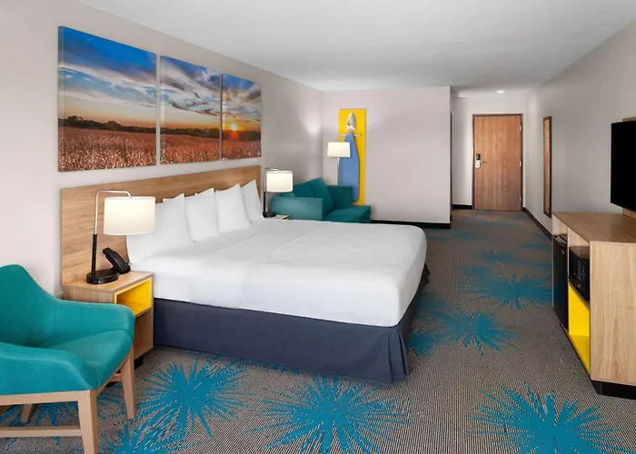Days Inn & Suites By Wyndham Morris I-80