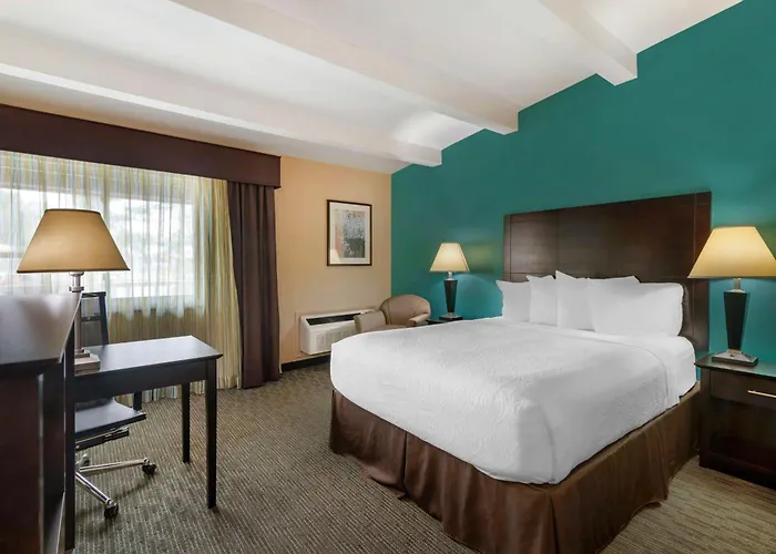 Best Western Plus Plattsburgh