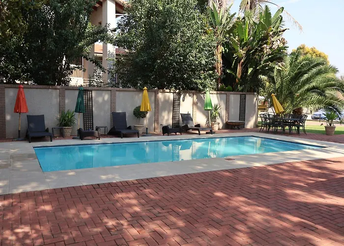 Airport Gardens Boutique Hotel