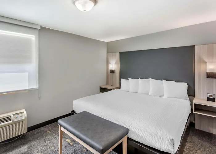 Best Western Plus Weston Inn