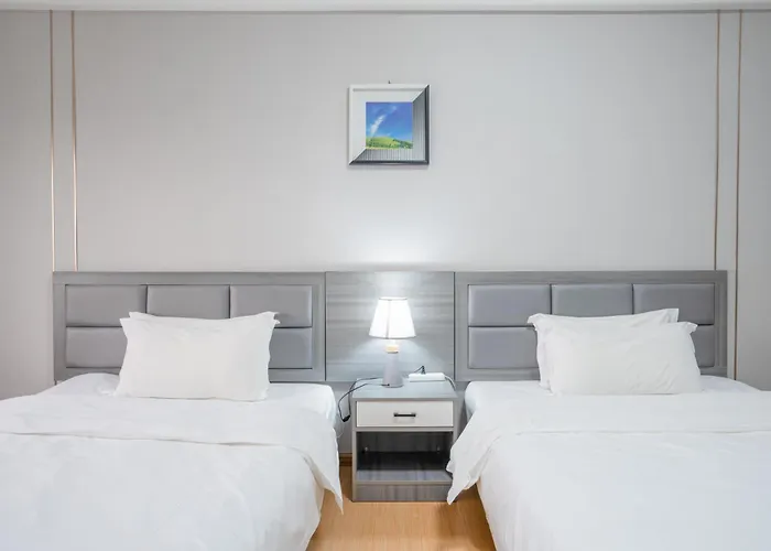 Ha Luo Hotel