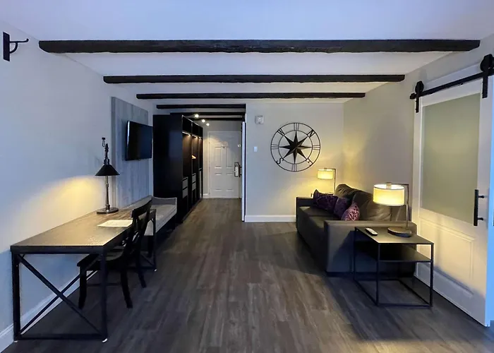 The Century House Latham - North Albany, An Ascend Collection Hotel