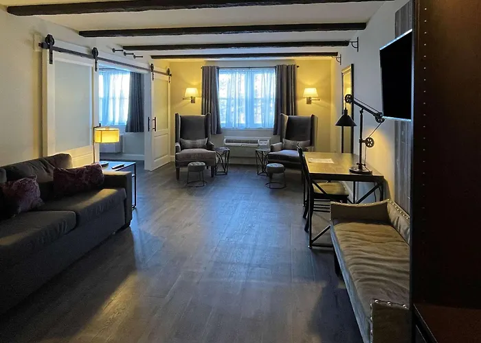The Century House Latham - North Albany, An Ascend Collection Hotel