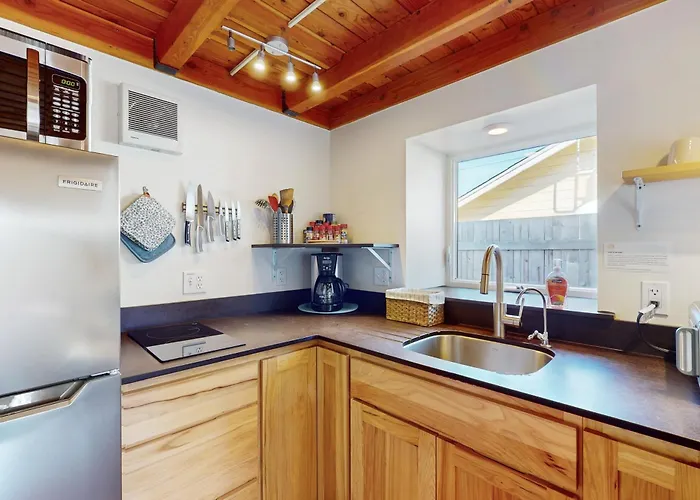 Sequoia Cottage