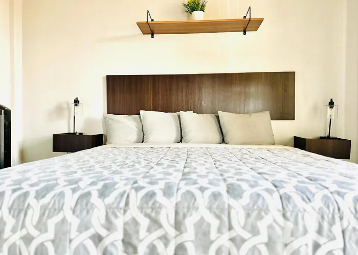 Costero Inn - Not Hotel
