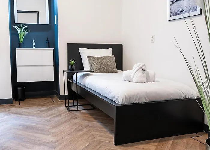 Severini Studio With Own Kitchen & Bathroom Tilburg