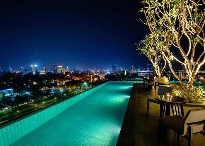 Glow Park Hotel Grand Royal Palace