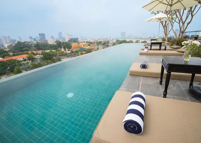 Glow Park Hotel Grand Royal Palace