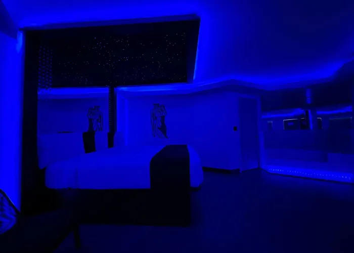 Imperial Suites, Adults Only