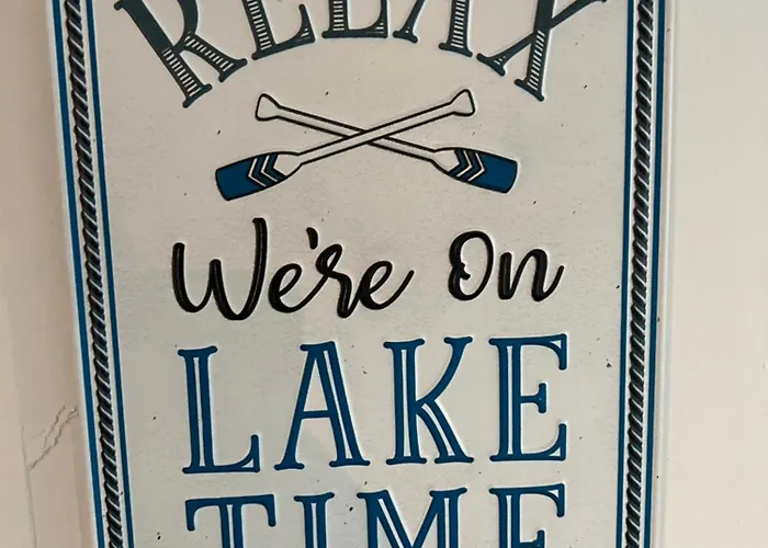 Lakehouse Inn