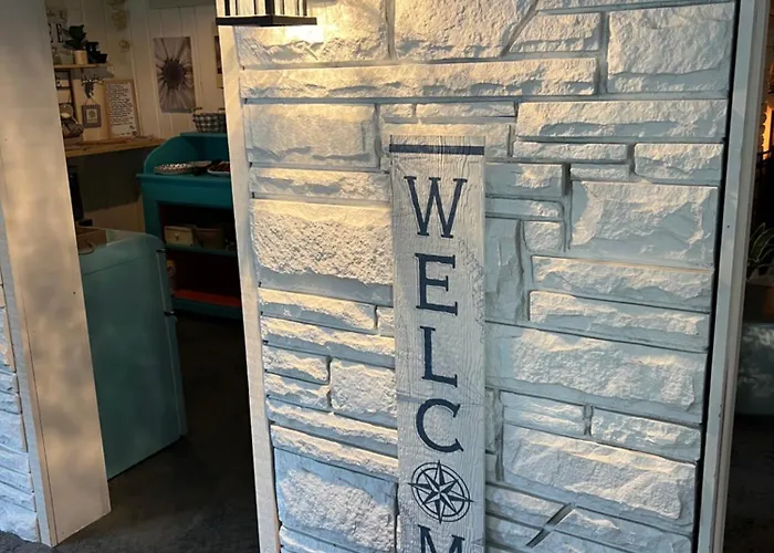 Lakehouse Inn