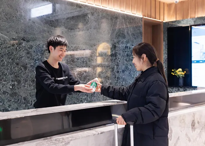 Atour Hotel Zhengzhou North Dragon Lake Financial Center