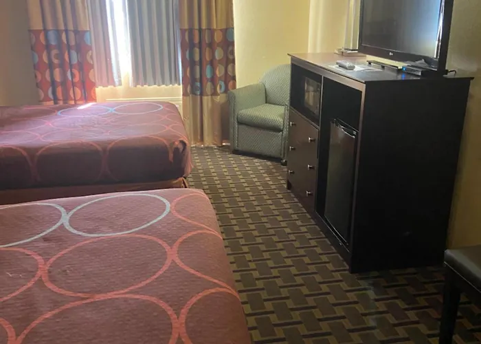 Super 8 By Wyndham Lebanon