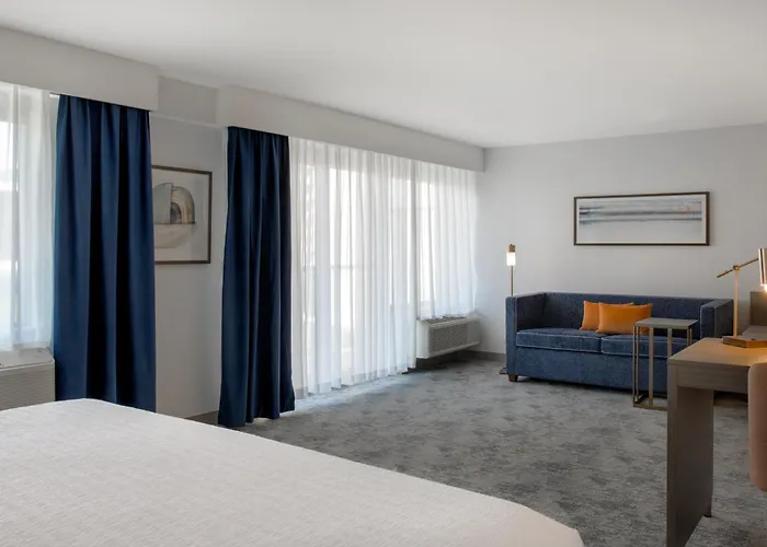 Hampton Inn By Hilton Winnipeg Downtown