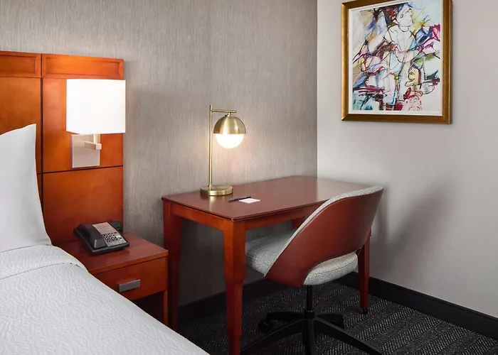 Courtyard By Marriott Fort Collins