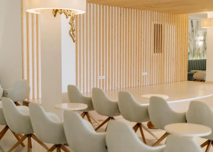 R2 Buganvilla Hotel & Spa