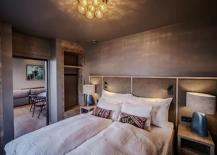 Henningsvaer Bryggehotell - By Classic Norway Hotels