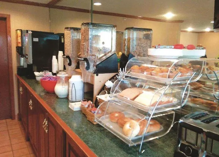 La Quinta Inn By Wyndham Detroit Southgate