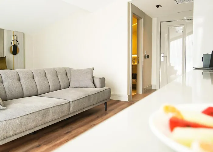 Sky Hill Hotel