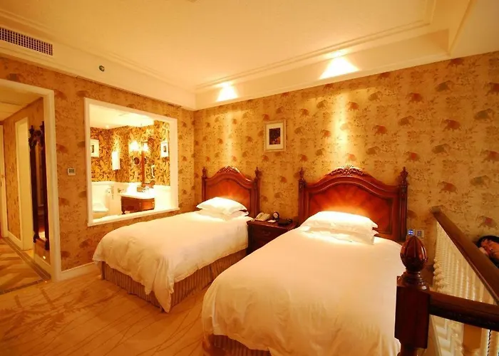 Hangzhou The First World Hotel