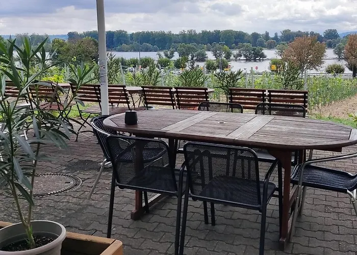 Ruthmann-Rheinblick Garni