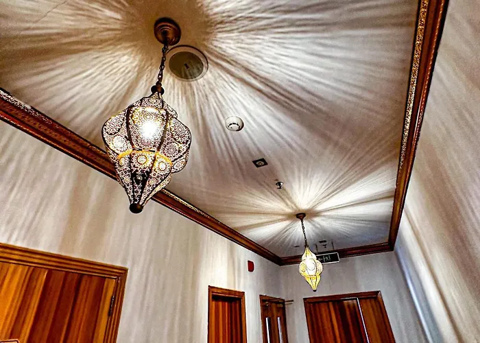Riyam Hotel