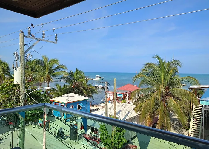 Barefoot Caye Caulker Hotel
