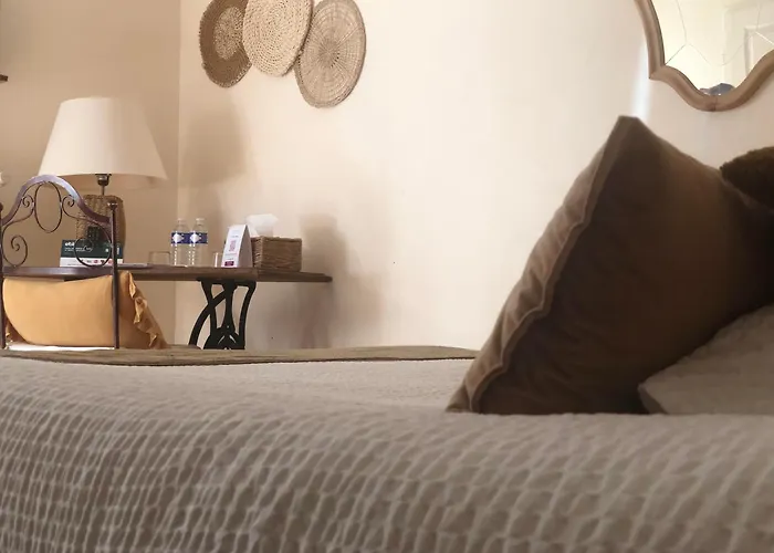 Logis Hotel Et Restaurant La Bastide Cabezac