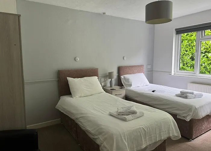 Cottage Court Hotel