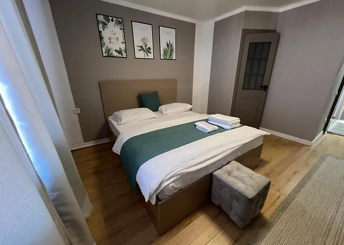 Aish Hotel