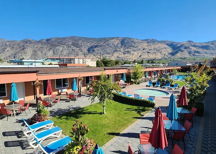 Sahara Courtyard Inn & Suites Osoyoos