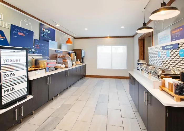 Holiday Inn Express & Suites Buffalo By Ihg