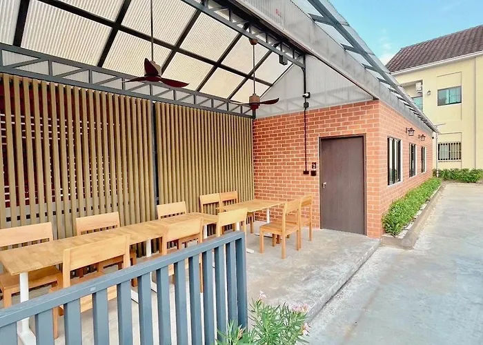 Calamint Residence Hotel ( คาลามิ้นท์)