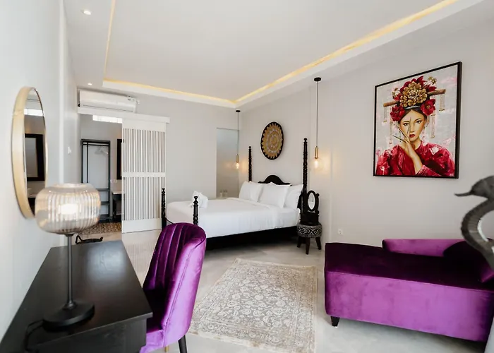 Muara Lovina Hotel