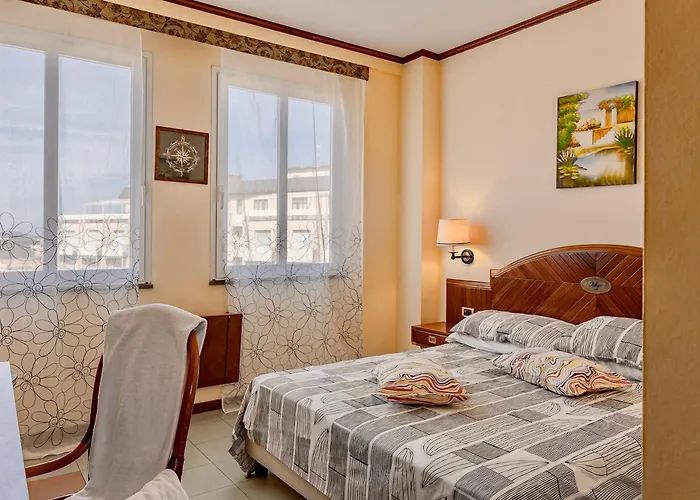Thr - Isa-Hotel In Marina Di Cecina Just 100 Mt From The Beach