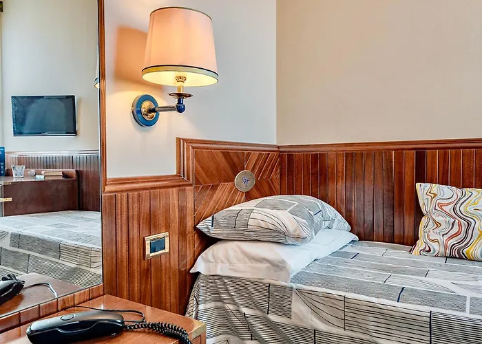 Thr - Isa-Hotel In Marina Di Cecina Just 100 Mt From The Beach