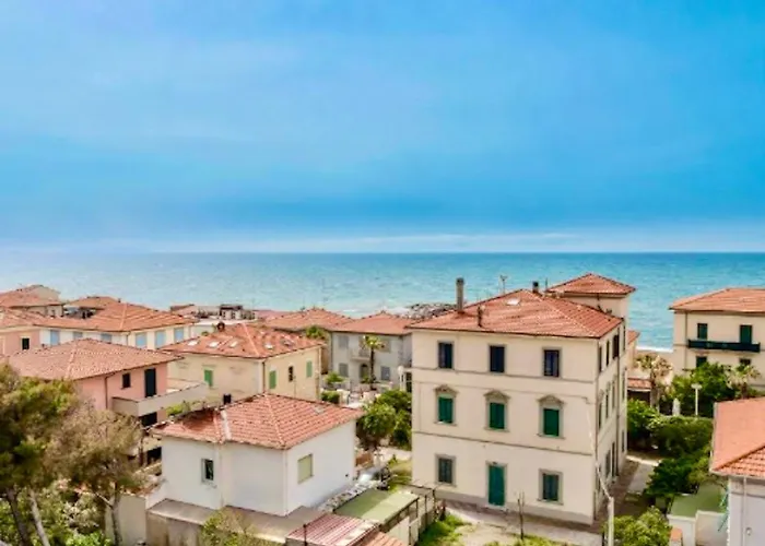Thr - Isa-Hotel In Marina Di Cecina Just 100 Mt From The Beach