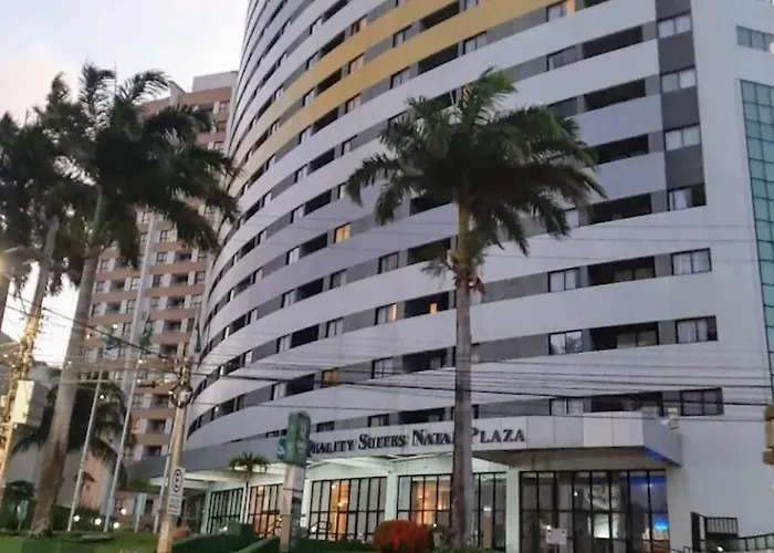Hotel Natal Plaza com piscina, academia, 100m da praia de PN