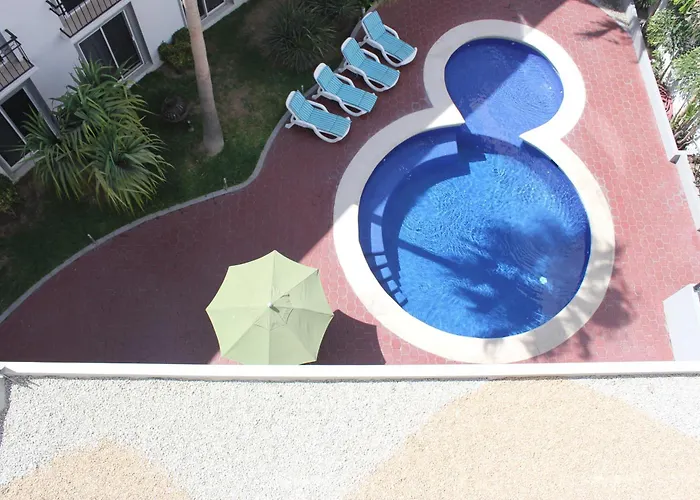 Seven Crown Express & Suites By Kavia