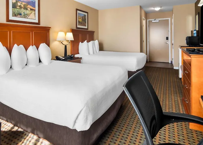 Best Western Plus Osoyoos Hotel & Suites