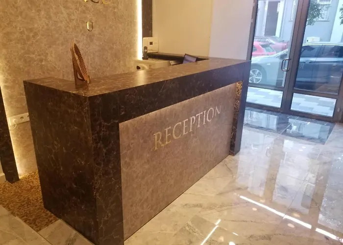 Center Royal Palace Hotel