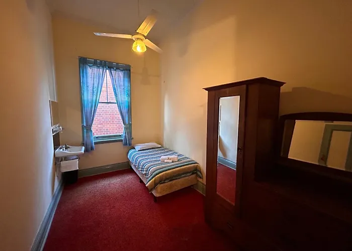 Criterion Warwick Hotel
